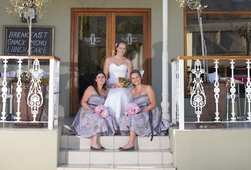 Cairey & Neil: Pretty Farm Wedding