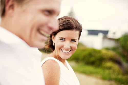 Holly and Neil: A Bright Affair