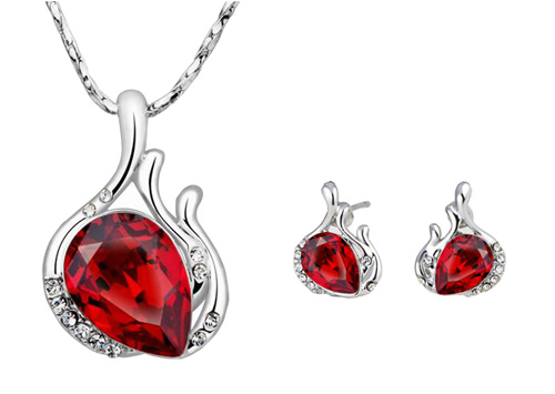 Colourful Bridal Jewellery & Accessories Trend
