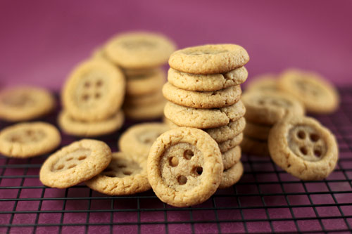 Button Biscuits { Guest Favours }